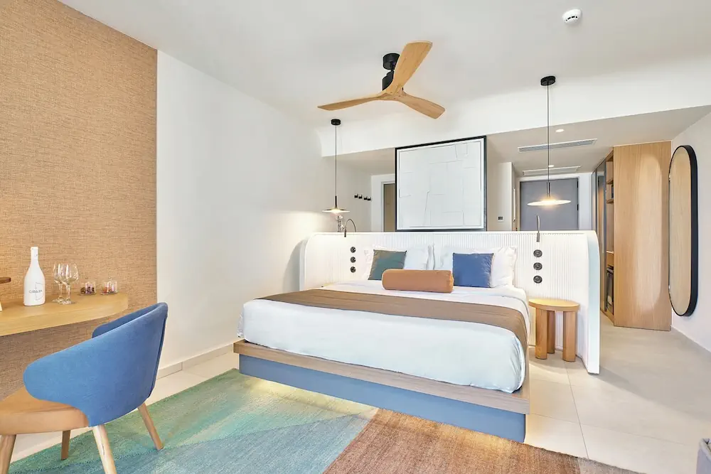 HOTEL: Paralos Kosta Alímia