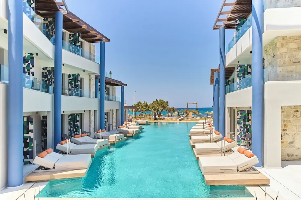 HOTEL: Paralos Kosta Alímia