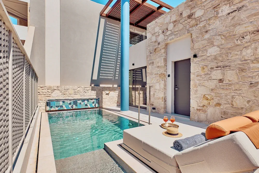 HOTEL: Paralos Kosta Alímia