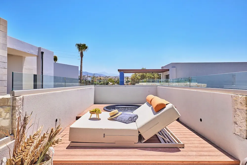 HOTEL: Paralos Kosta Alímia