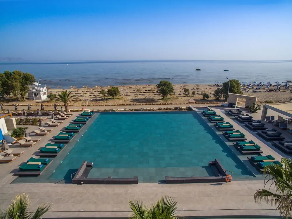 HOTEL: Paralos Kosta Alímia