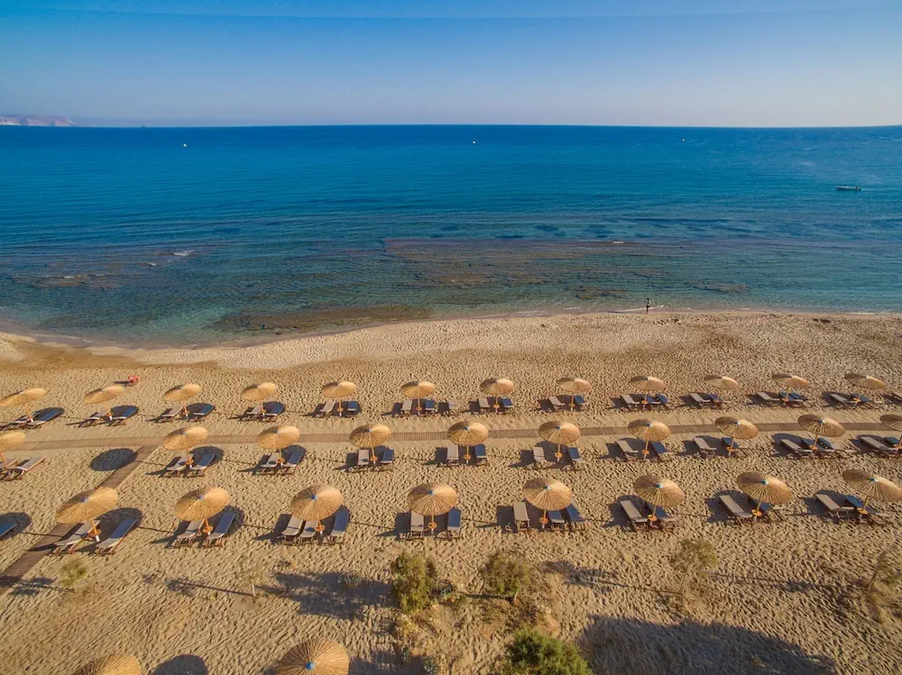 HOTEL: Paralos Kosta Alímia