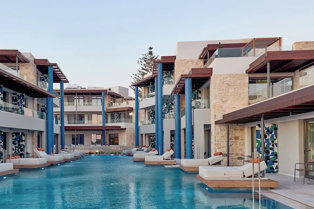 HOTEL: Paralos Kosta Alímia