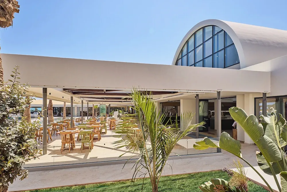 HOTEL: Paralos Kosta Alímia