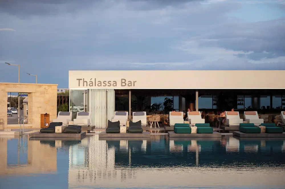 HOTEL: Paralos Kosta Alímia