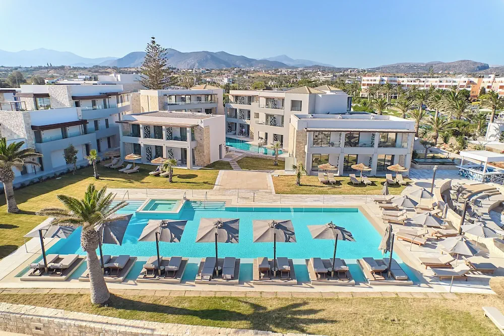HOTEL: Paralos Kosta Alímia