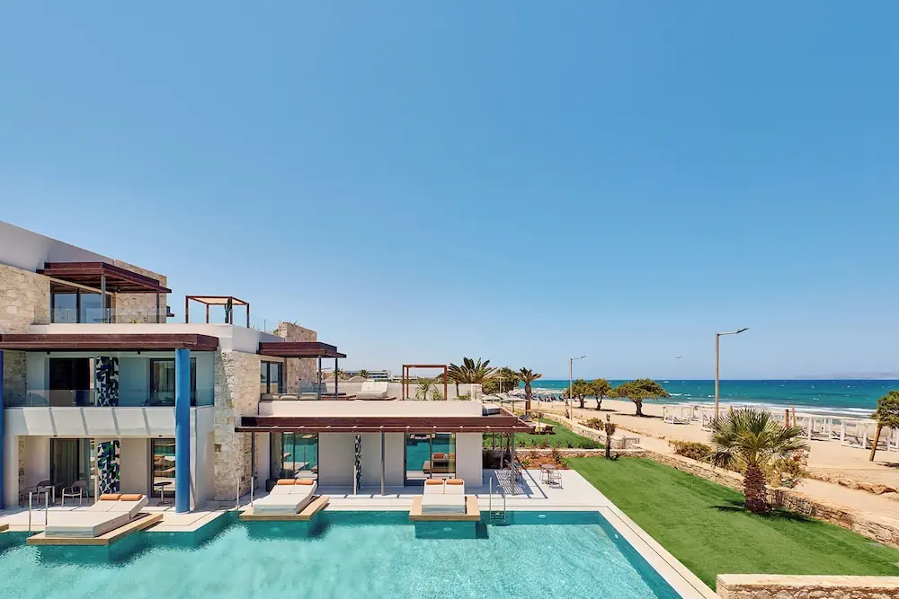 HOTEL: Paralos Kosta Alímia