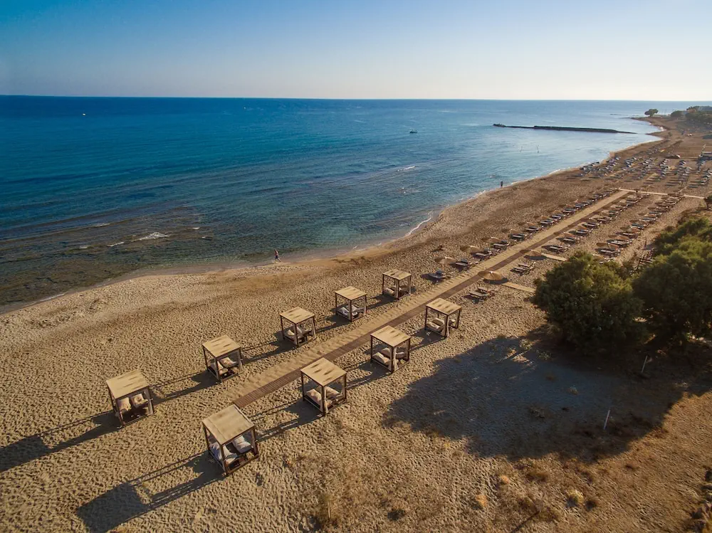 HOTEL: Paralos Kosta Alímia