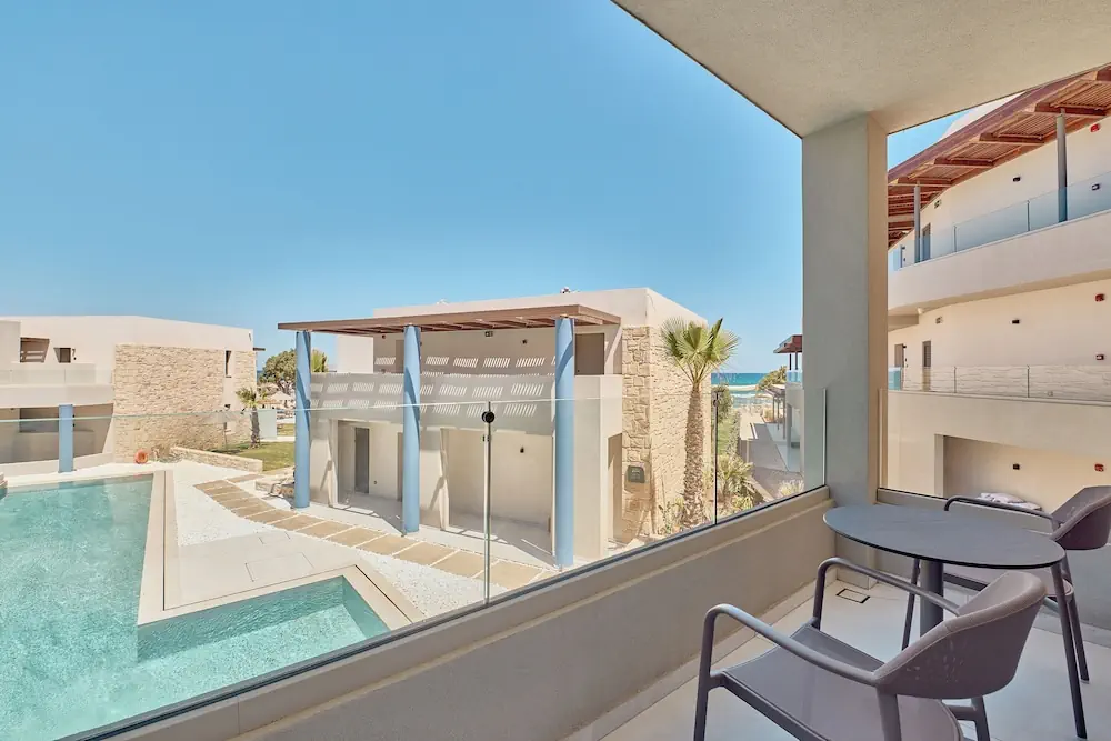 HOTEL: Paralos Kosta Alímia