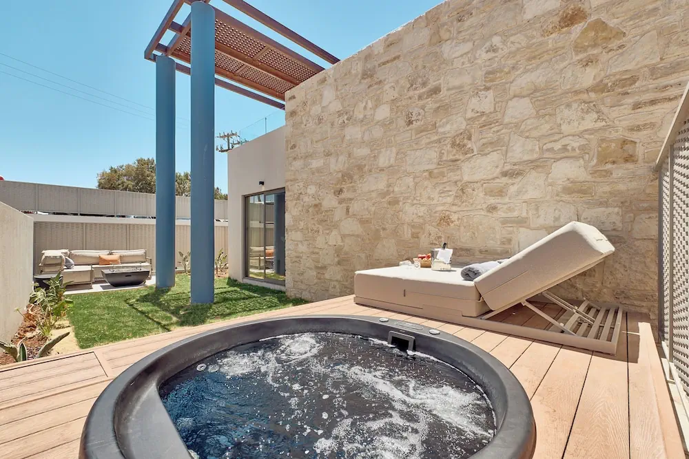 HOTEL: Paralos Kosta Alímia