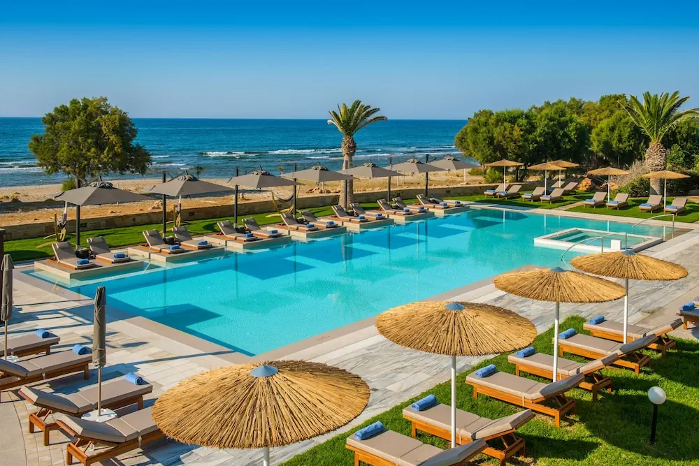 HOTEL: Paralos Kosta Alímia