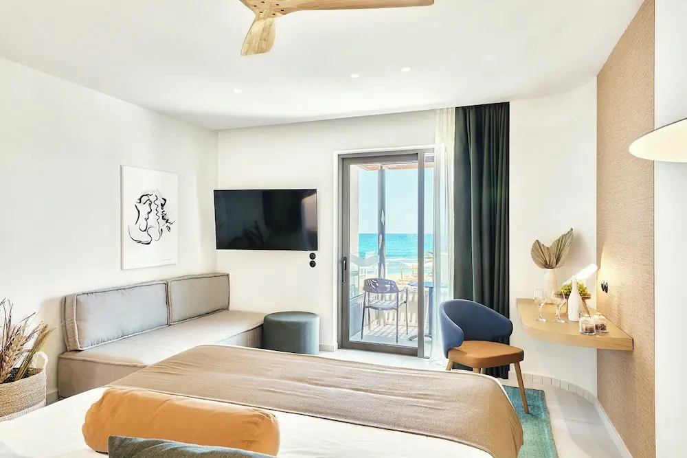 HOTEL: Paralos Kosta Alímia
