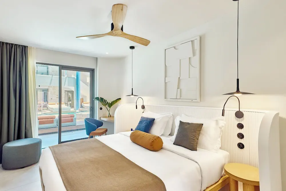 HOTEL: Paralos Kosta Alímia
