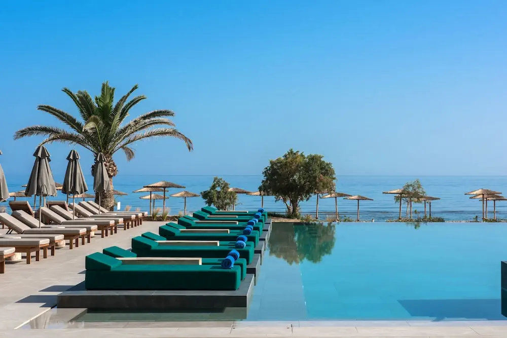 HOTEL: Paralos Kosta Alímia