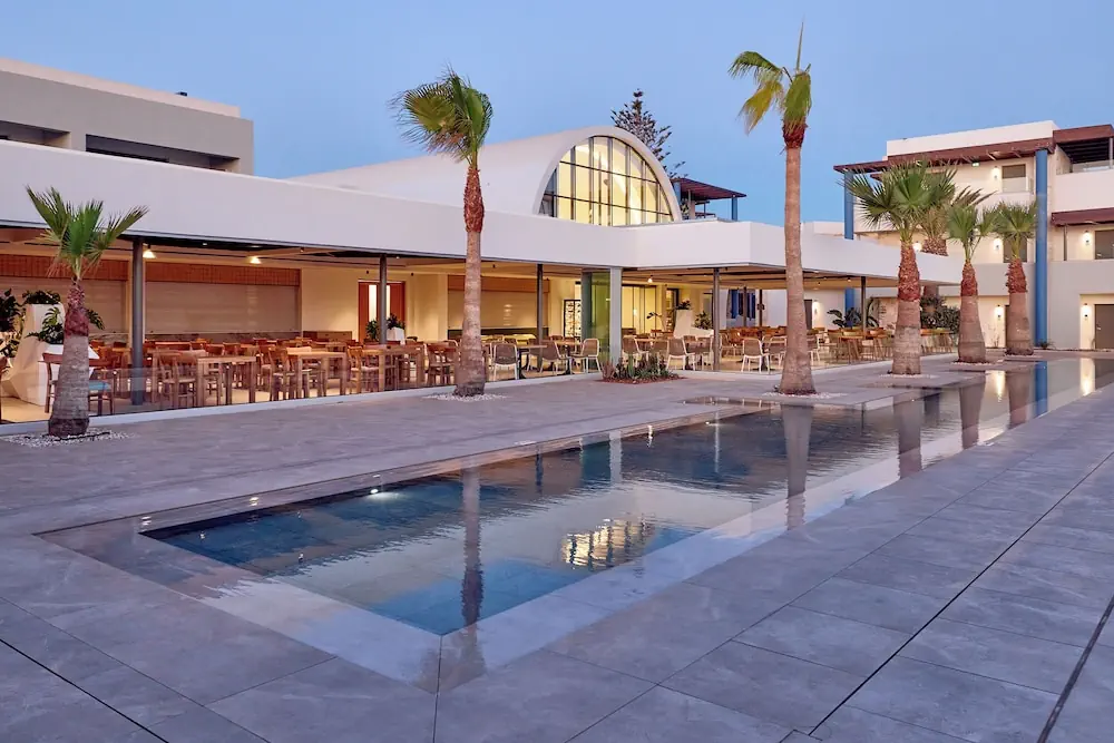 HOTEL: Paralos Kosta Alímia