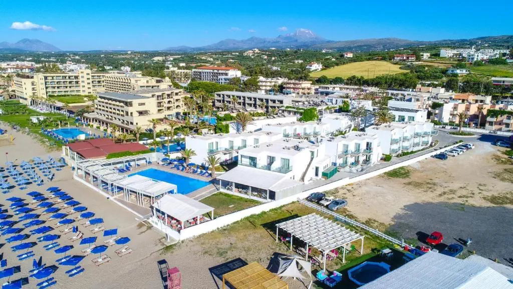 HOTEL: Adele Beach Hotel