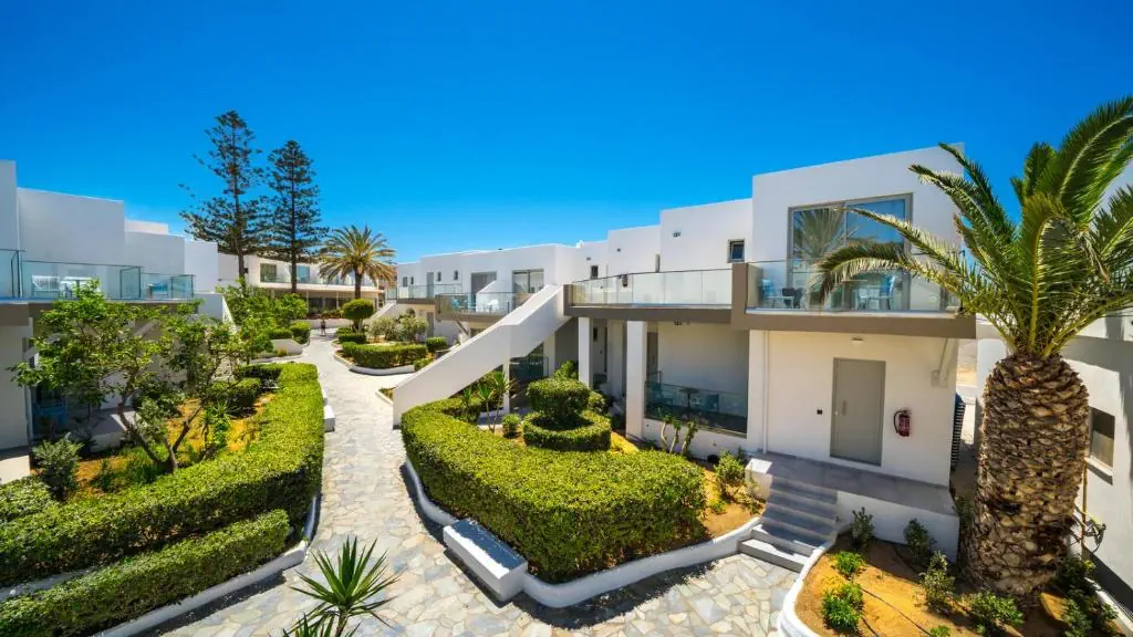HOTEL: Adele Beach Hotel