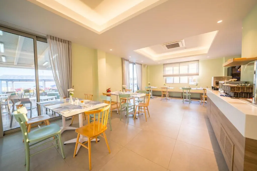 HOTEL: Adele Beach Hotel