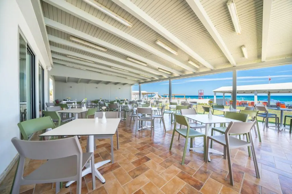 HOTEL: Adele Beach Hotel