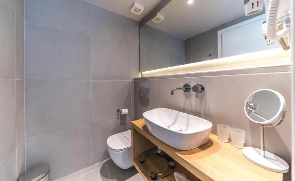 HOTEL: Adele Beach Hotel