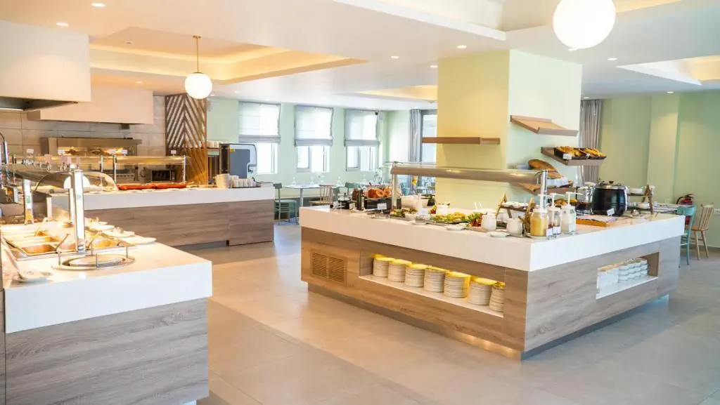 HOTEL: Adele Beach Hotel