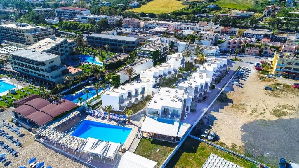 HOTEL: Adele Beach Hotel