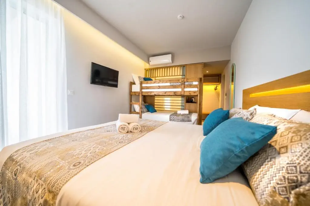 HOTEL: Adele Beach Hotel