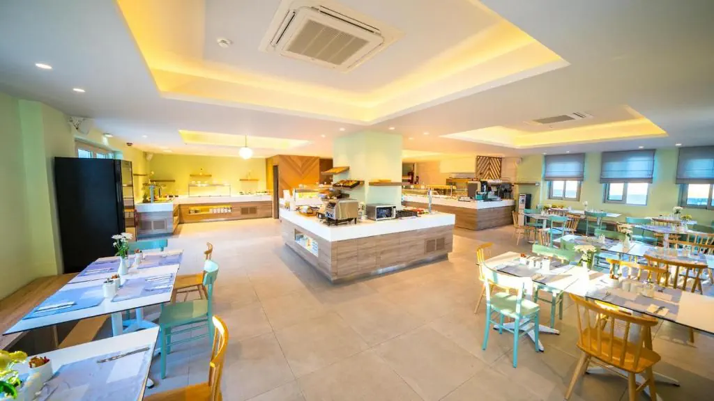 HOTEL: Adele Beach Hotel