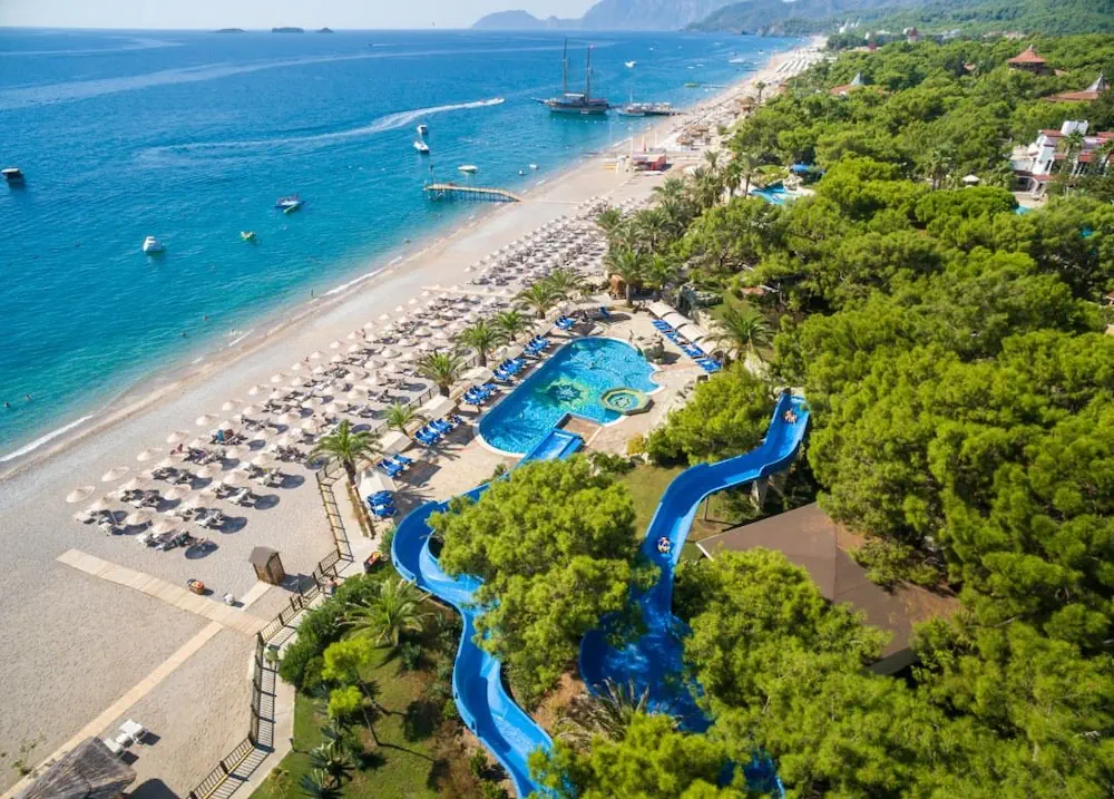 Pirates Beach Club