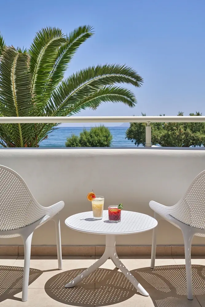 HOTEL: Atlantica Amalthia Beach Hotel – Adults only
