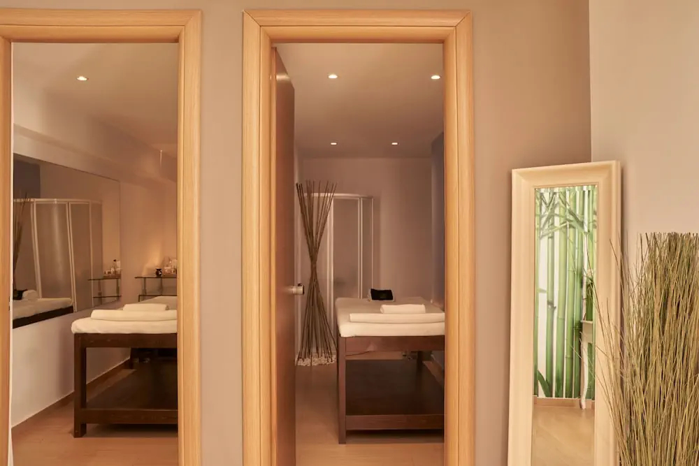 HOTEL: Atlantica Amalthia Beach Hotel – Adults only