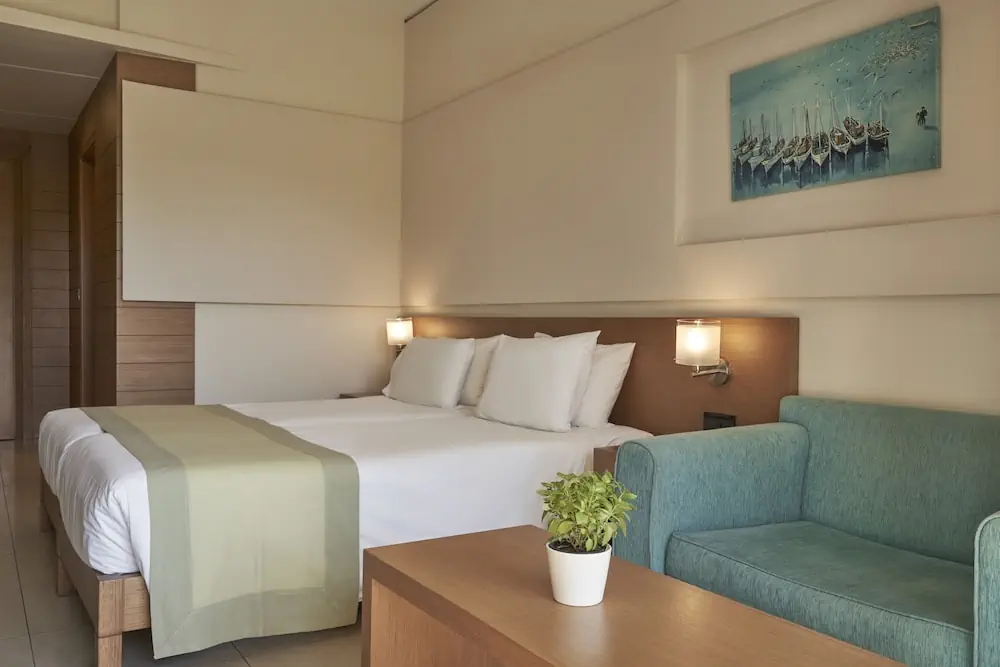 HOTEL: Atlantica Amalthia Beach Hotel – Adults only