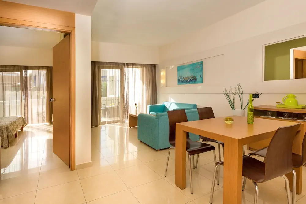 HOTEL: Atlantica Amalthia Beach Hotel – Adults only