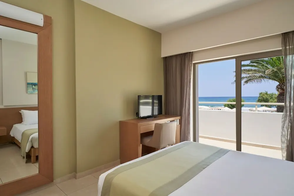 HOTEL: Atlantica Amalthia Beach Hotel – Adults only