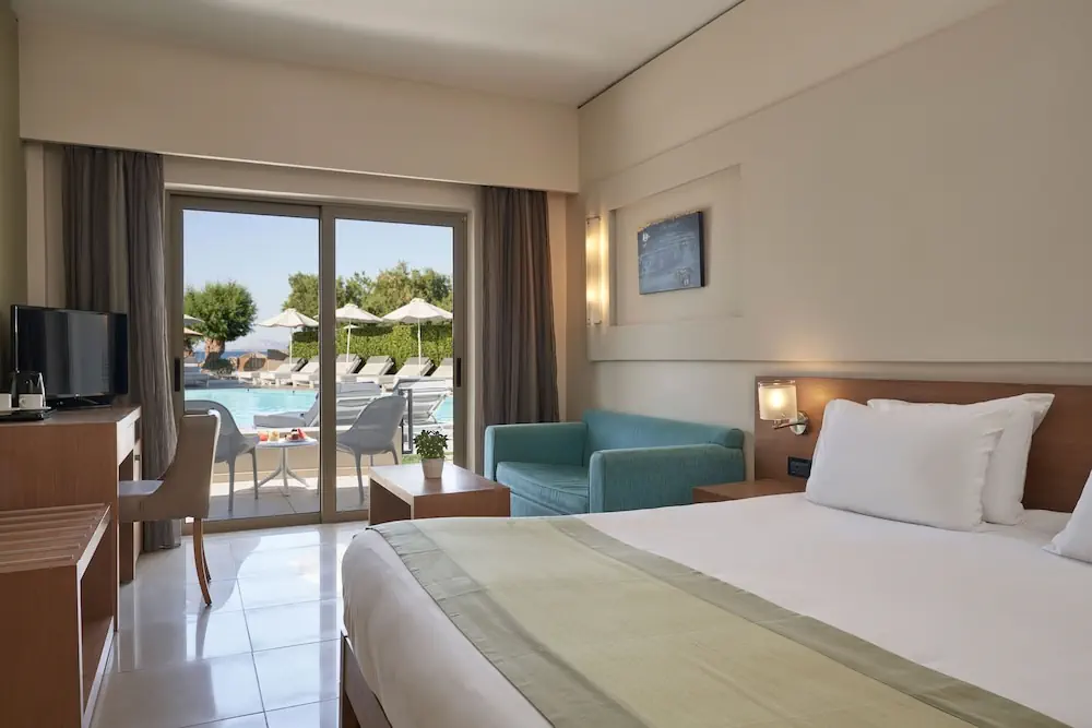 HOTEL: Atlantica Amalthia Beach Hotel – Adults only