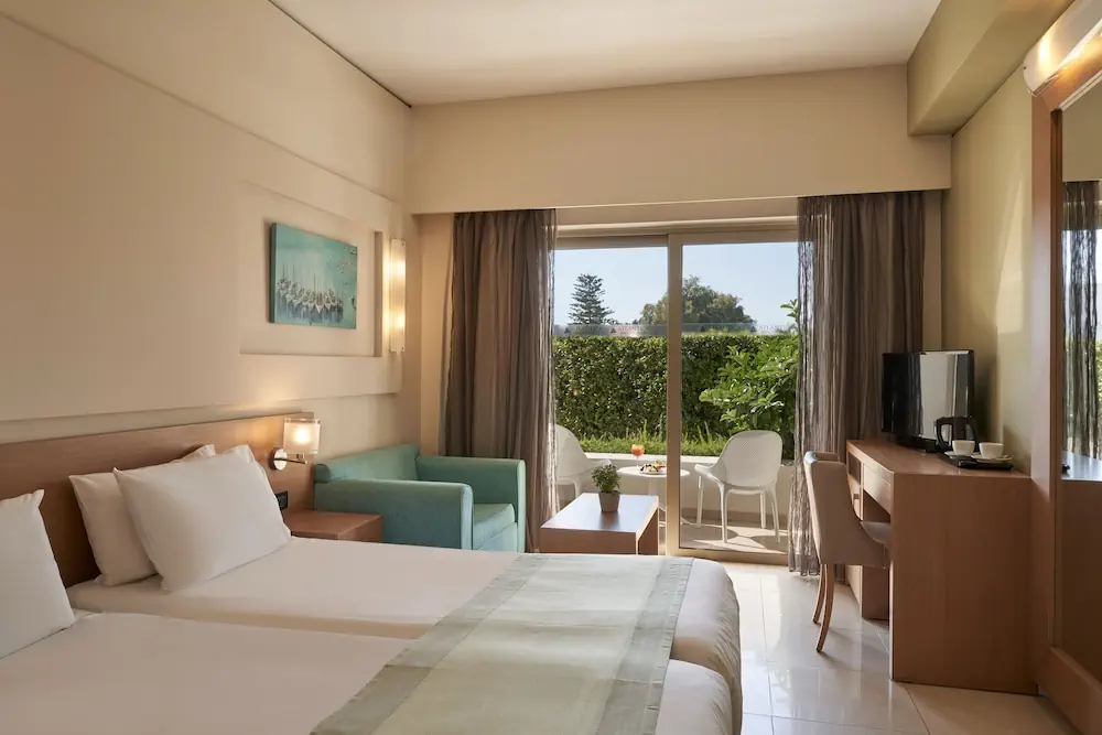 HOTEL: Atlantica Amalthia Beach Hotel – Adults only