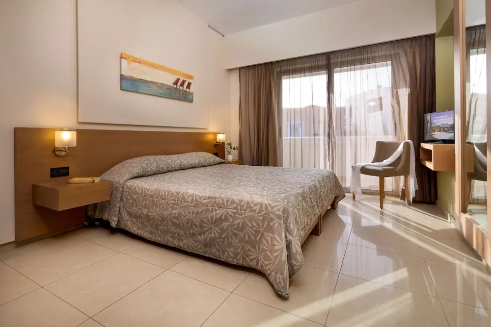 HOTEL: Atlantica Amalthia Beach Hotel – Adults only