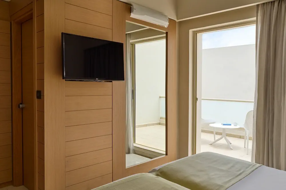 HOTEL: Atlantica Amalthia Beach Hotel – Adults only