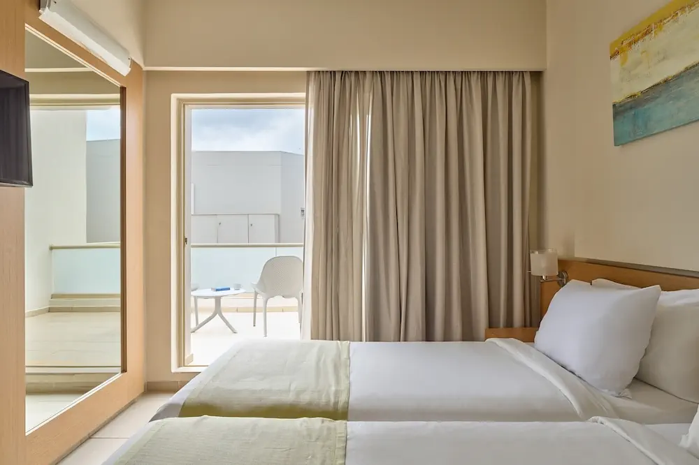 HOTEL: Atlantica Amalthia Beach Hotel – Adults only
