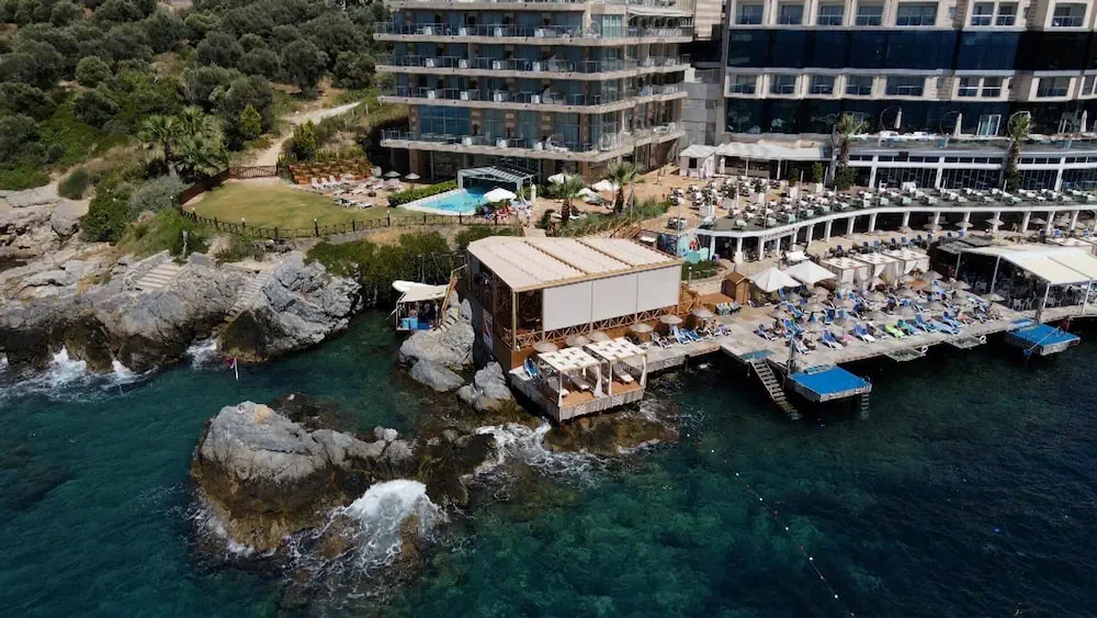 HOTEL: Charisma De Luxe Hotel