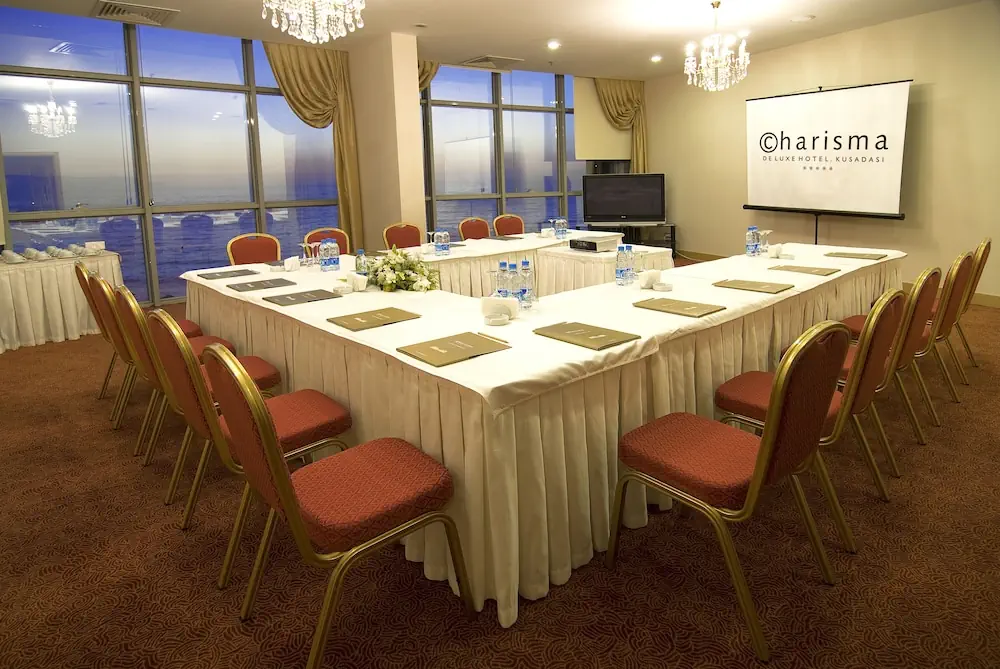 HOTEL: Charisma De Luxe Hotel