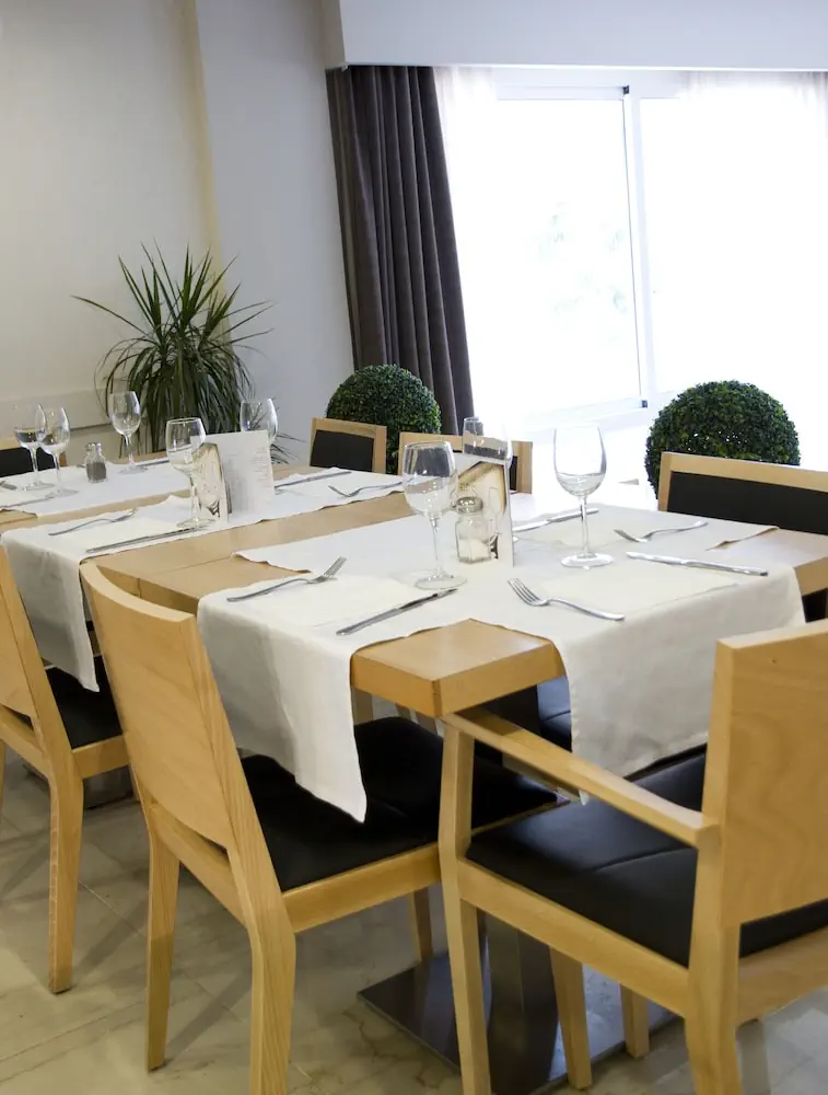 HOTEL: ALEGRIA Maripins