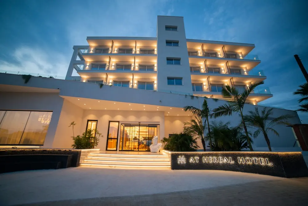 HOTEL: At Herbal Boutique Hotel and Spa
