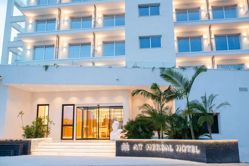 HOTEL: At Herbal Boutique Hotel and Spa