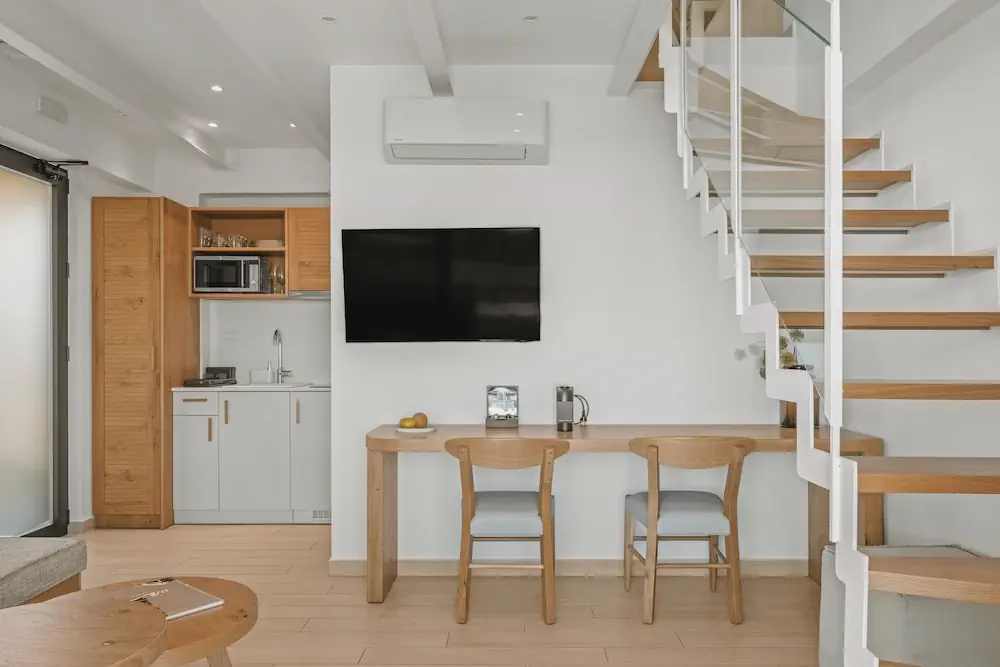 HOTEL: Irida Mindful Living