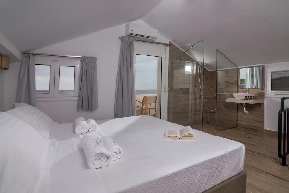 HOTEL: Irida Mindful Living
