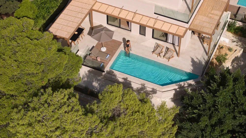 HOTEL: Irida Mindful Living