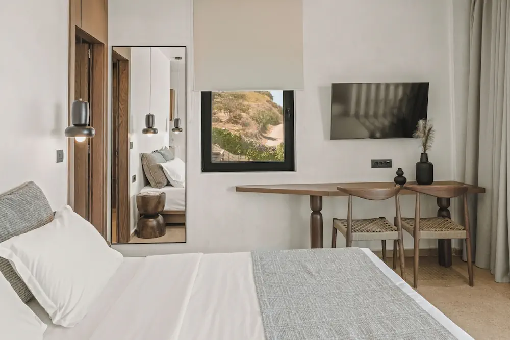 HOTEL: Irida Mindful Living