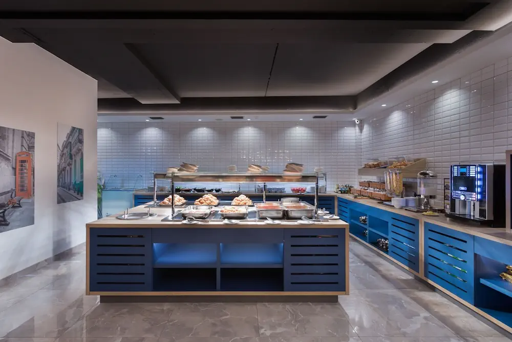 HOTEL: Azur Hotel by ST Hotels