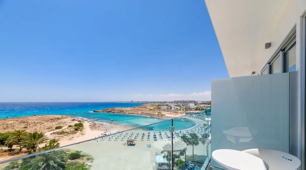 Tasia Maris Sands